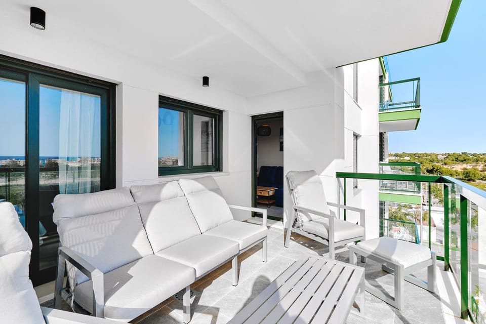 Apartment Be Happy I Apartment in Mil Palmeras