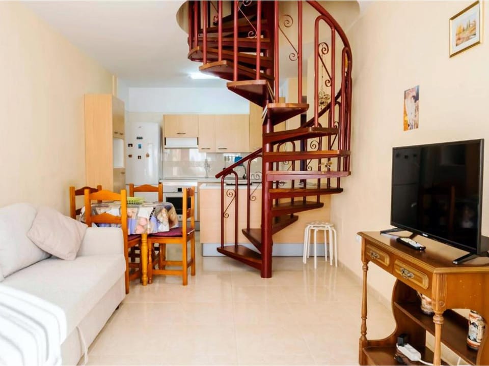 TV and multimedia, Kitchen or kitchenette, Living room, Dining area