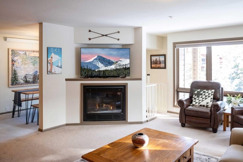 Steps to Ski Lifts - Condo w/ Walk-Out Patio! House in Big Sky