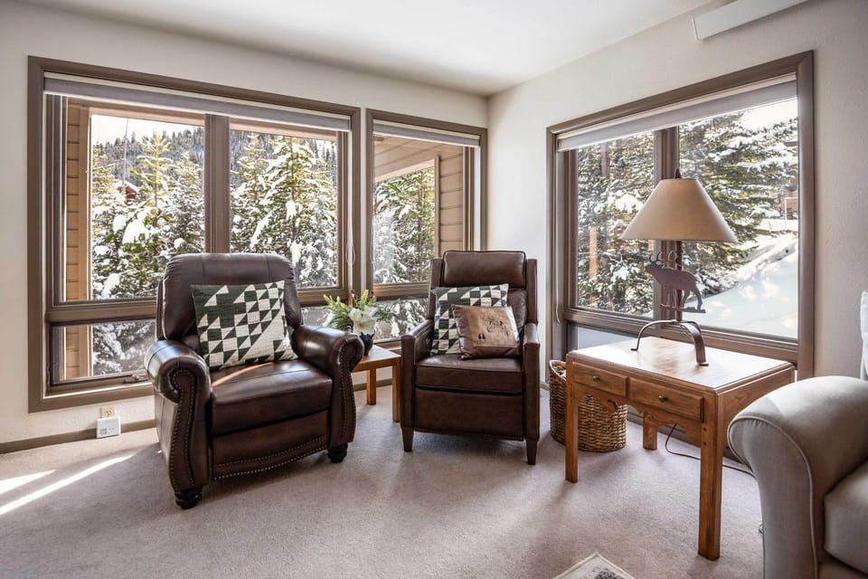 Steps to Ski Lifts - Condo w/ Walk-Out Patio! House in Big Sky