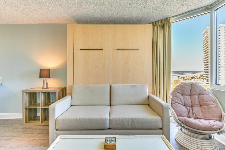 PCB Coastal Condo w/ On-Site Beach Access! House in Panama City Beach