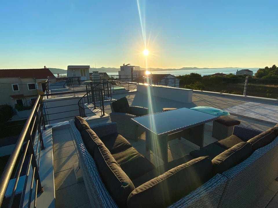Lounge or bar, Sunset