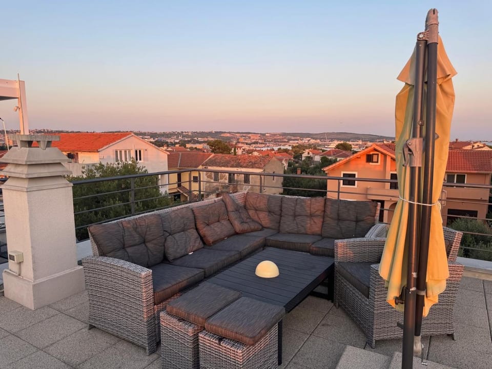 Balcony/Terrace, Seating area