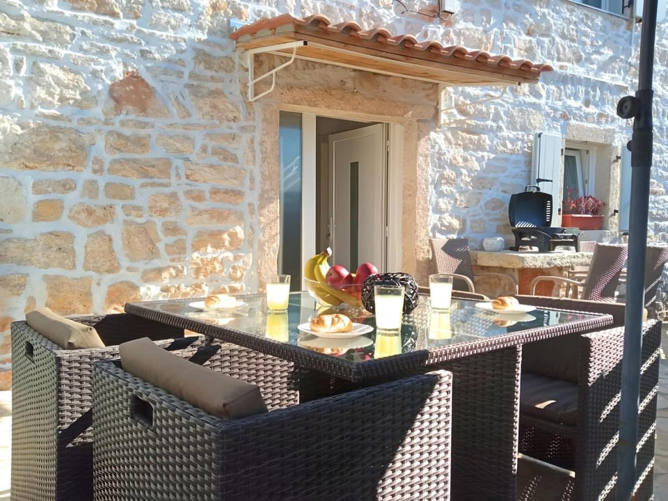 Patio, Off site