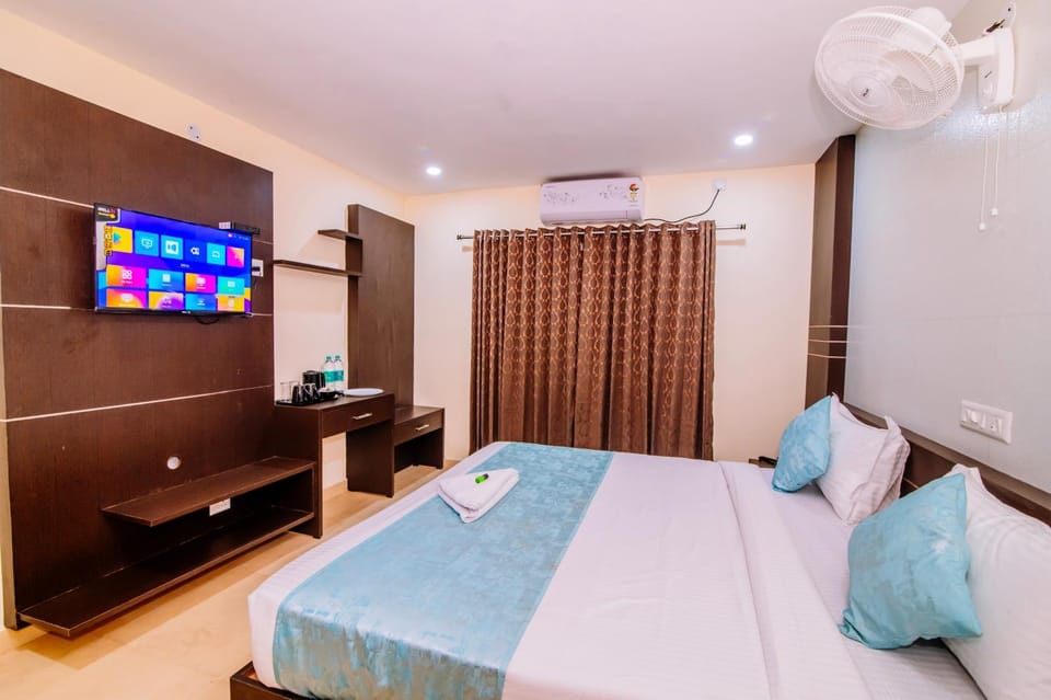 Bedroom, air conditioner