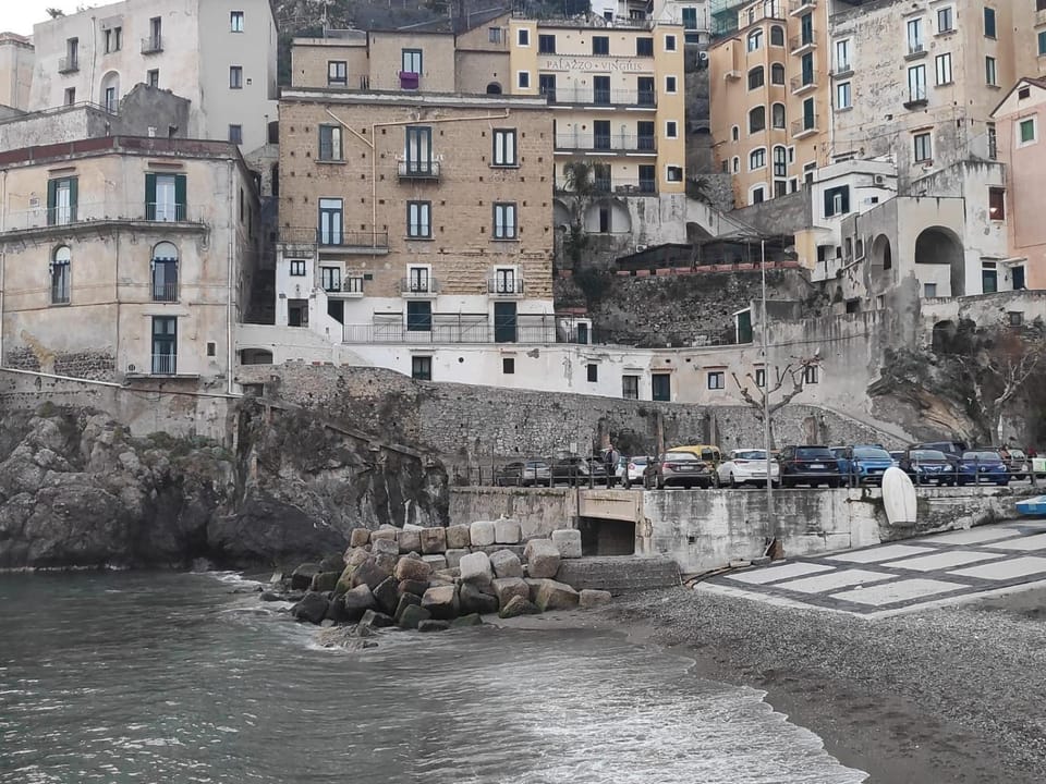 Neighbourhood, Street view