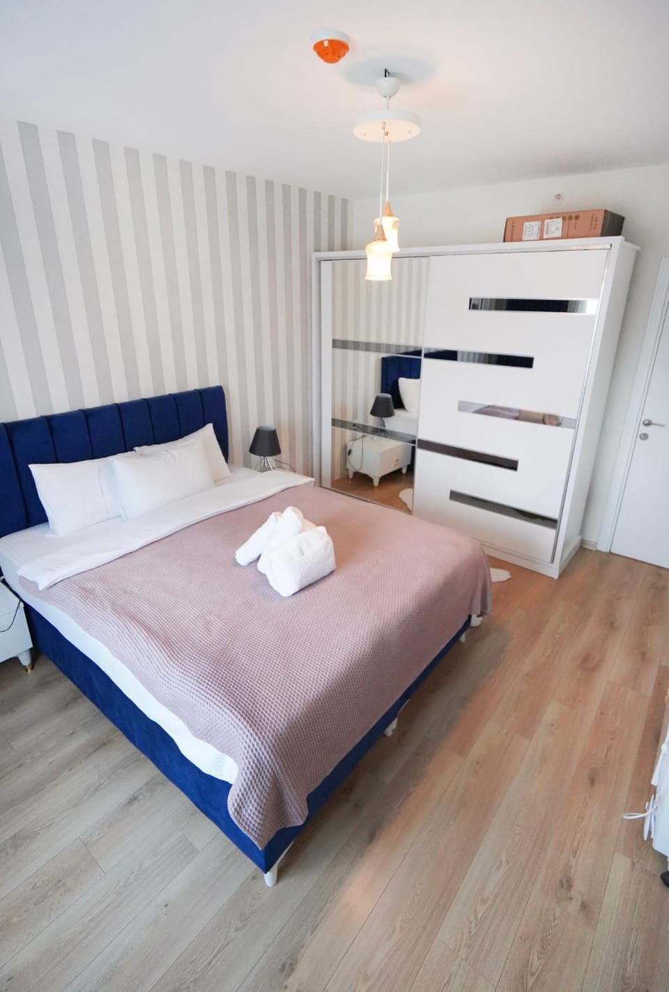Bed, Photo of the whole room, Bedroom, towels, wardrobe