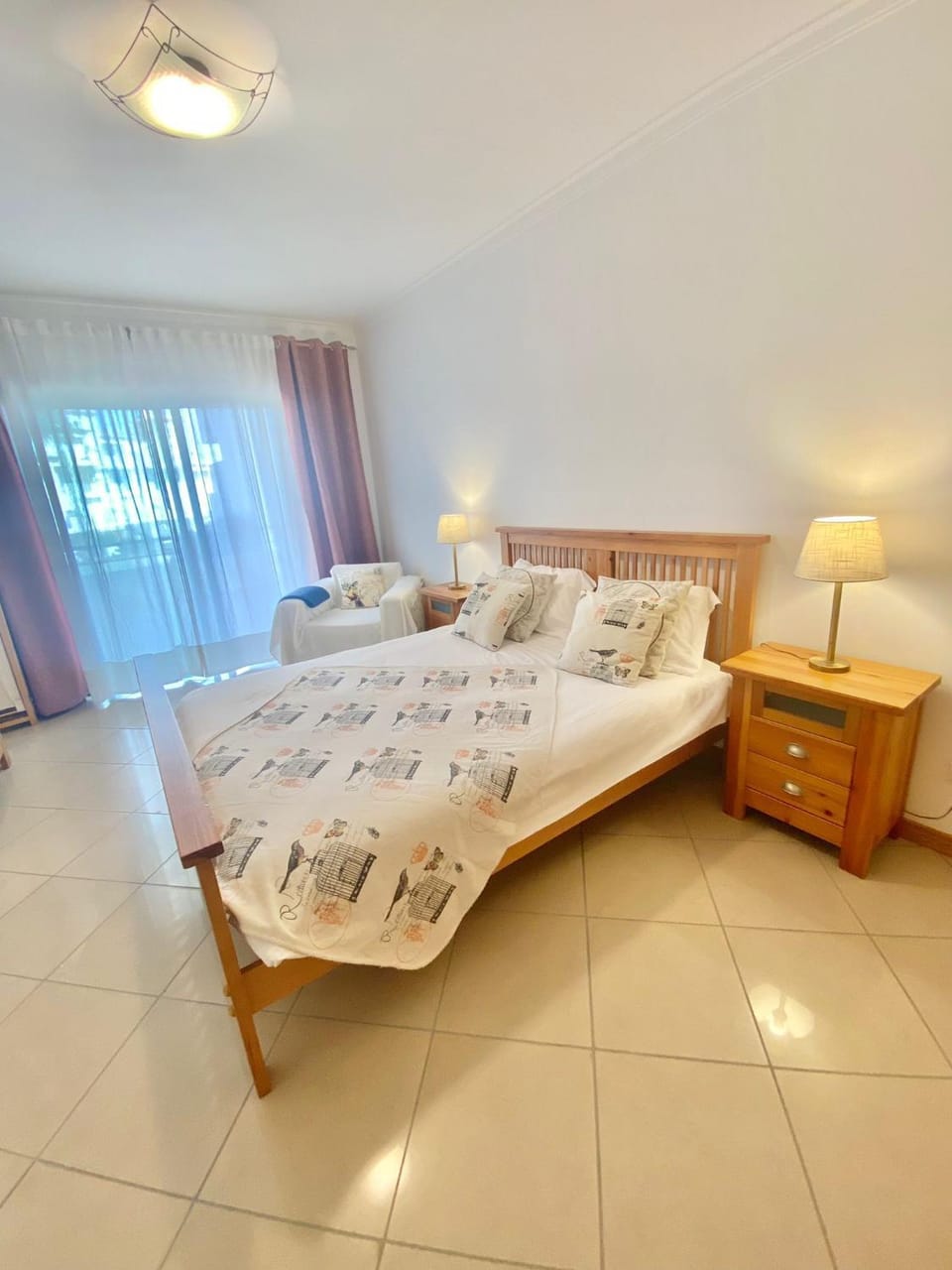 Bed, Balcony/Terrace, Photo of the whole room, Decorative detail, Bedroom, towels