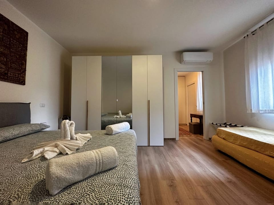 Extravaganza Room and Suite Apartment City Center Apartment hotel in Cagliari