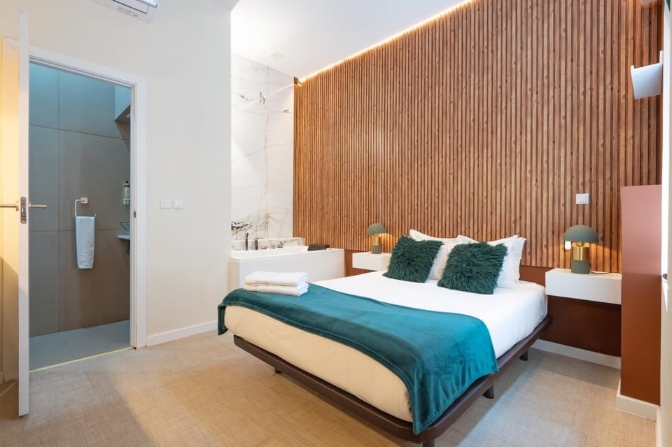 Bed, Photo of the whole room, Bedroom, towels, air conditioner