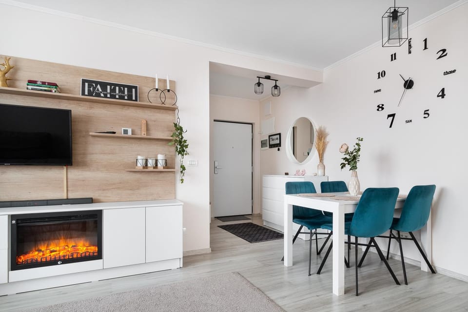 TV and multimedia, Living room, Seating area, Dining area, flat iron