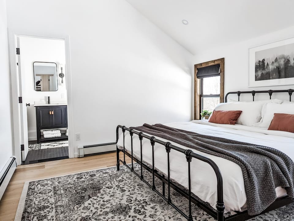Bed, Bedroom
