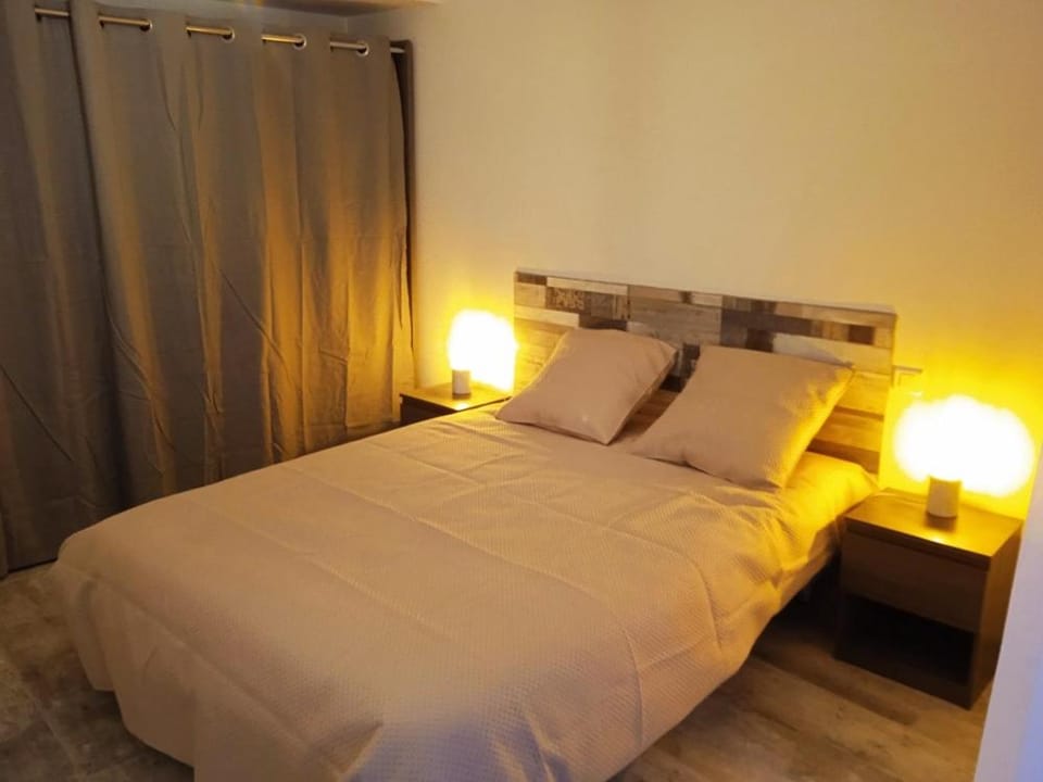 Bed, Bedroom, wardrobe