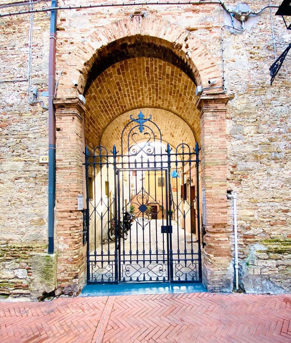Facade/entrance, Inner courtyard view