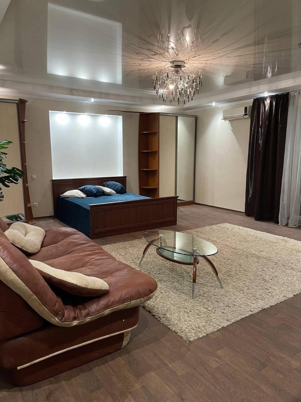 Кривой Рог, 95 квартал, Гагарина 3, Люкс апартаменты Apartment in Dnipropetrovsk Oblast