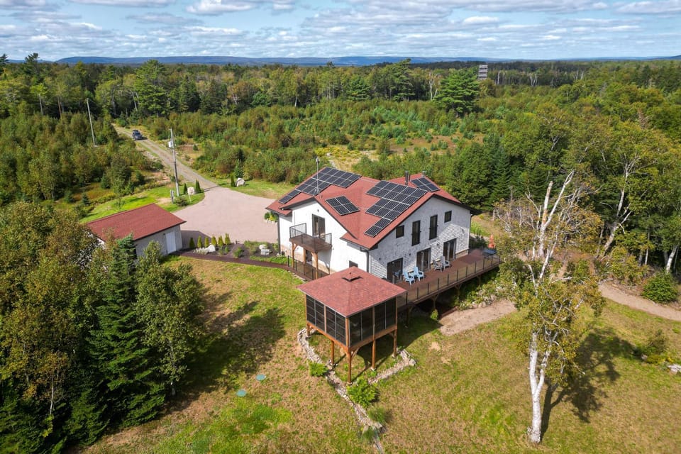 Property building, Day, Natural landscape, Bird's eye view, Balcony/Terrace