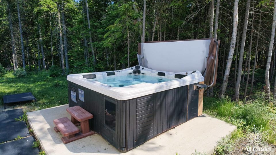 Cocotte d'hiver - Chalereux avec Foyer intérieur Chalet in Baie-Saint-Paul