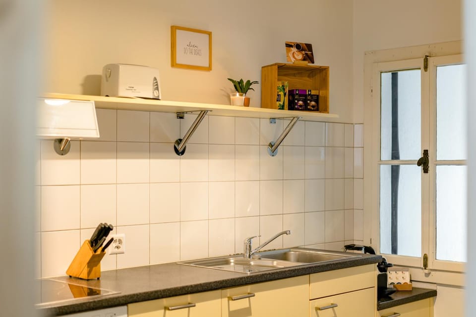 Kitchen or kitchenette, kitchen, kitchen