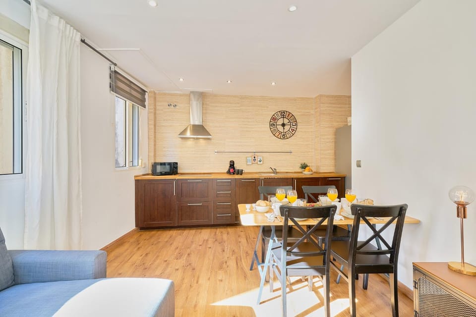 Dining area, kitchen