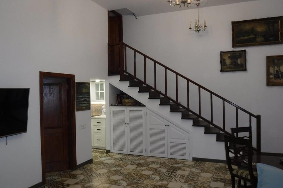 TV and multimedia, wardrobe