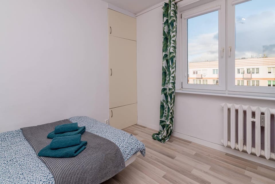Bed, Photo of the whole room, City view