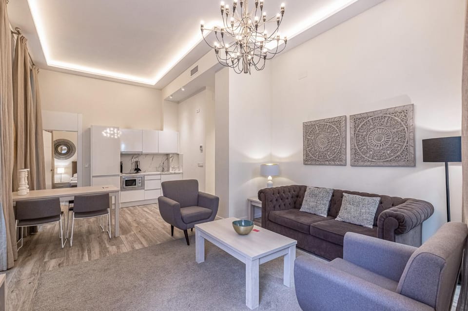 TV and multimedia, Living room, Seating area, Dining area
