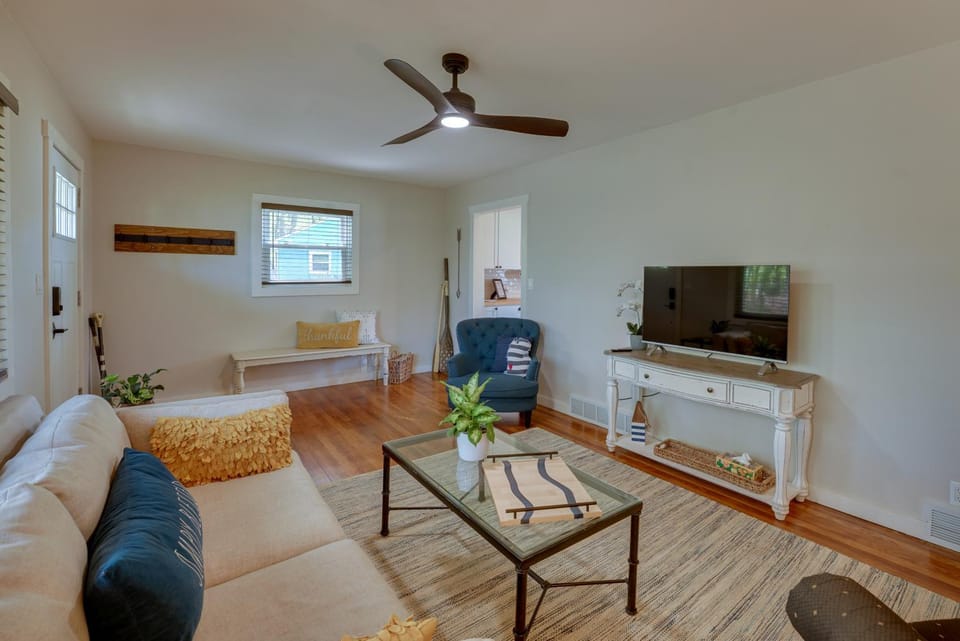Walk to Beach: Lake Michigan Getaway! House in Beachwood Bluffton