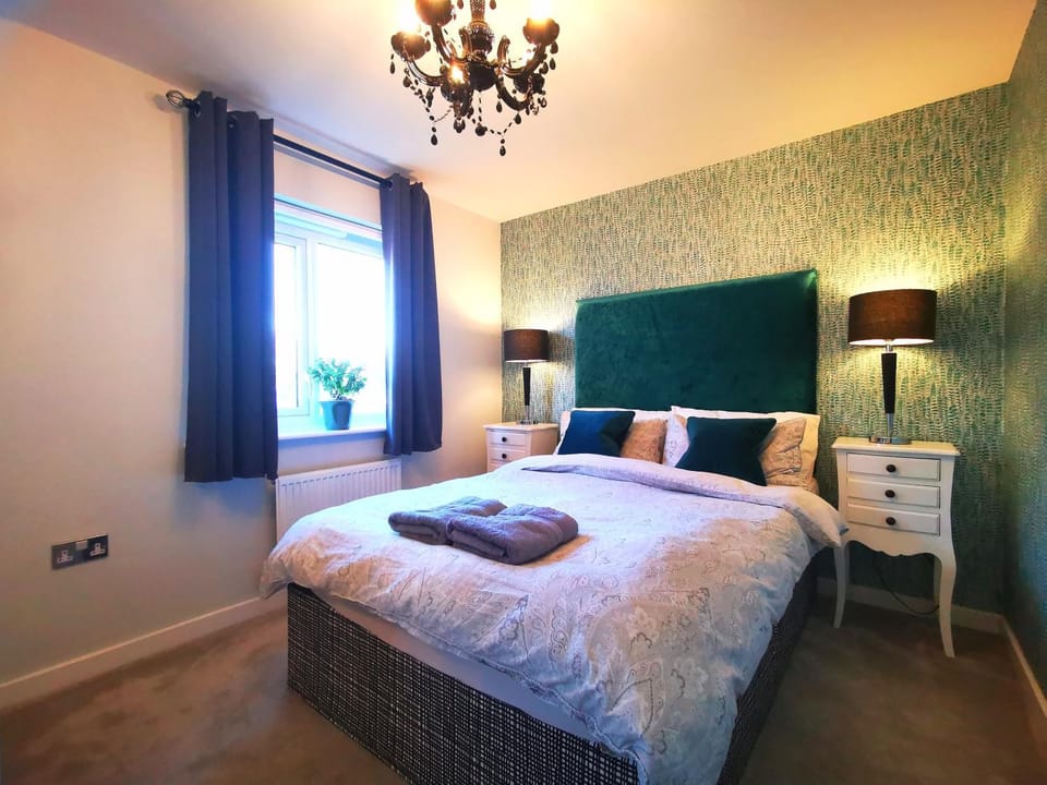 Bed, Photo of the whole room, Bedroom