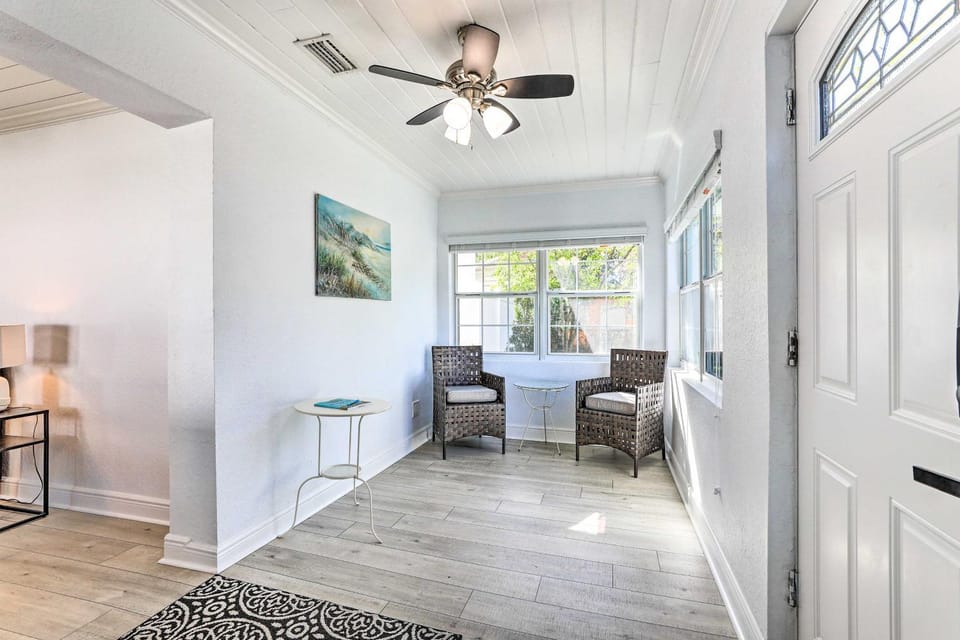 Chic Home w/ Fire Pit & Patio, Walk to Lake! House in Mount Dora