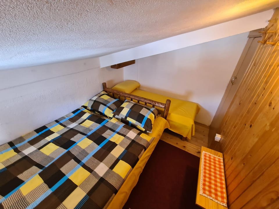 bunk bed