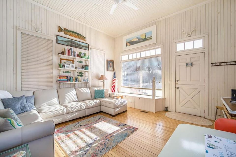 Lake Daze House in Walloon Lake