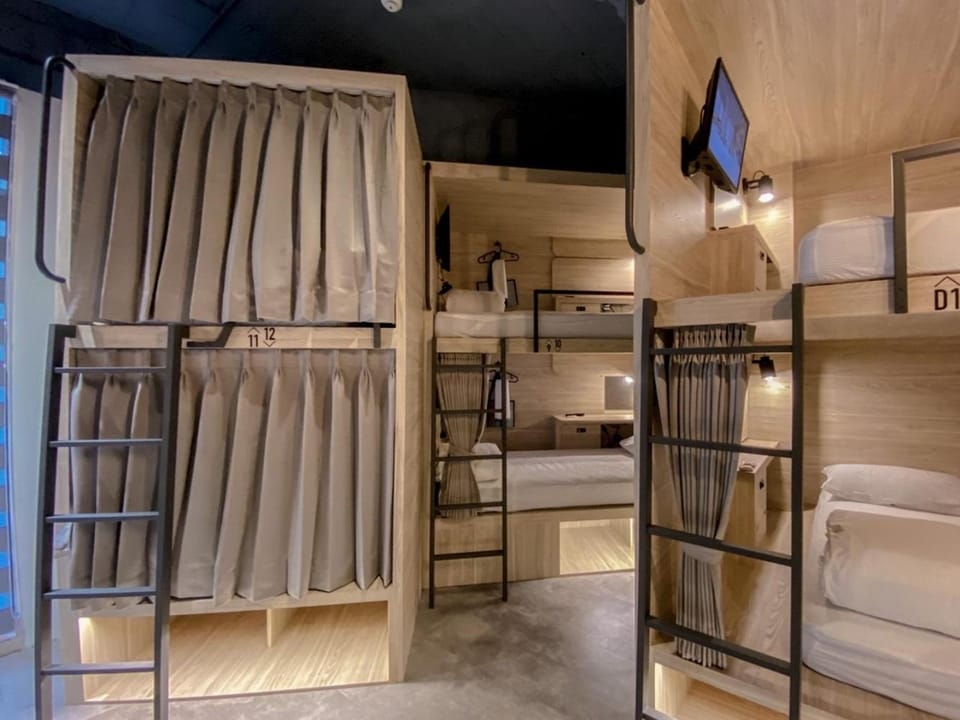 Photo of the whole room, bunk bed