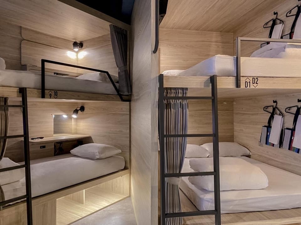 Photo of the whole room, bunk bed