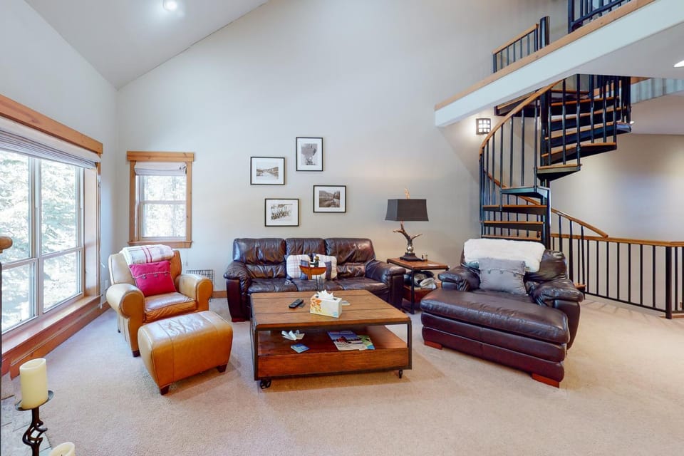 Snow Porch Apartment in Truckee