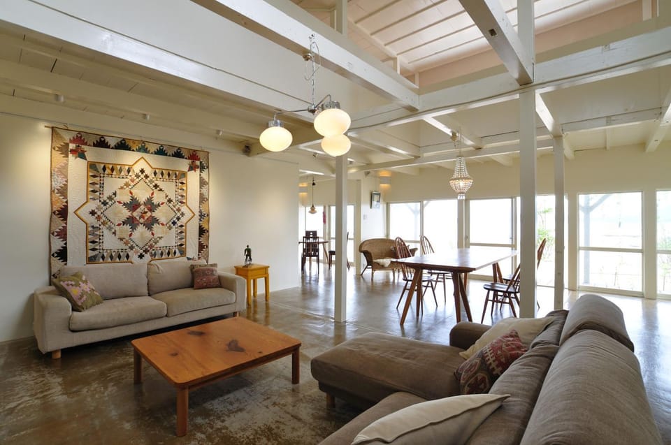 Living room, Dining area