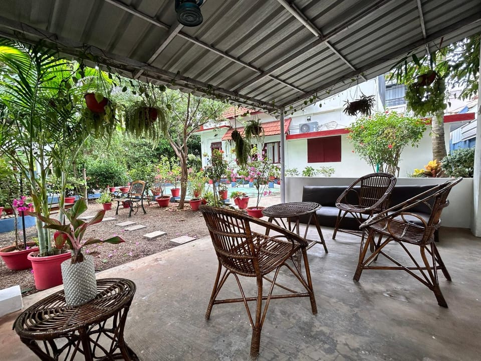 Garden, Seating area