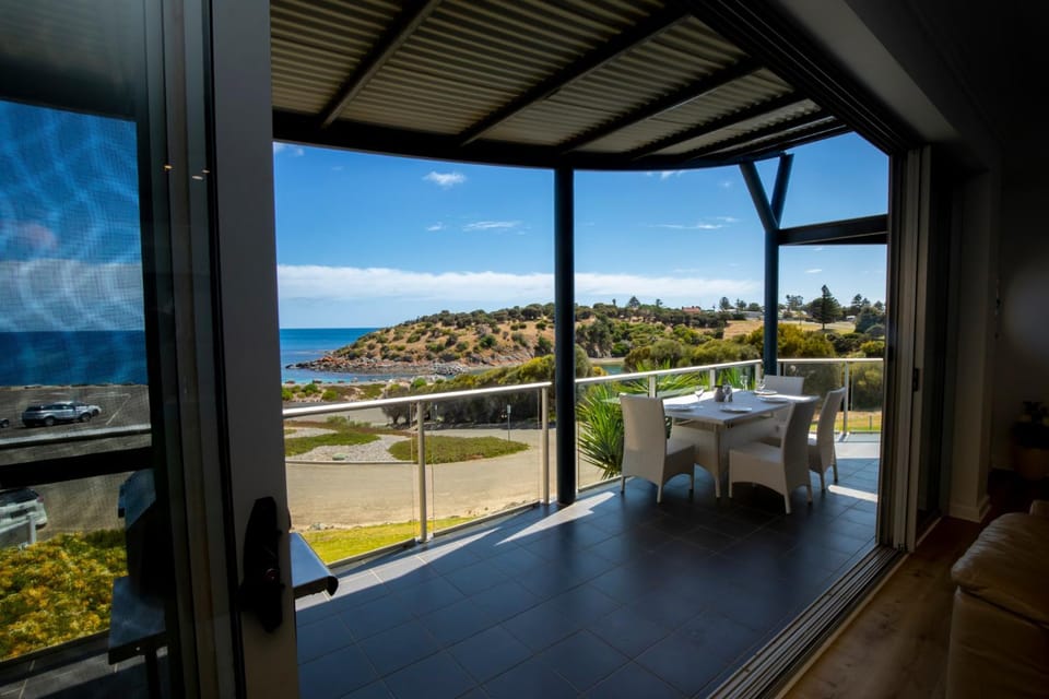 Balcony/Terrace, Seating area, Dining area, Sea view