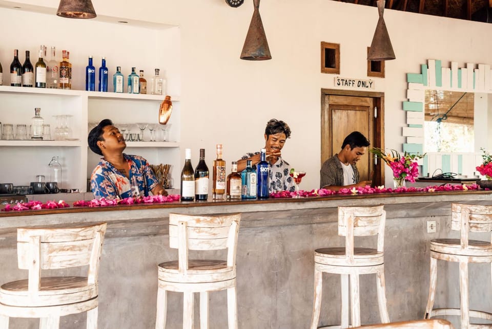 Lounge or bar, Drinks
