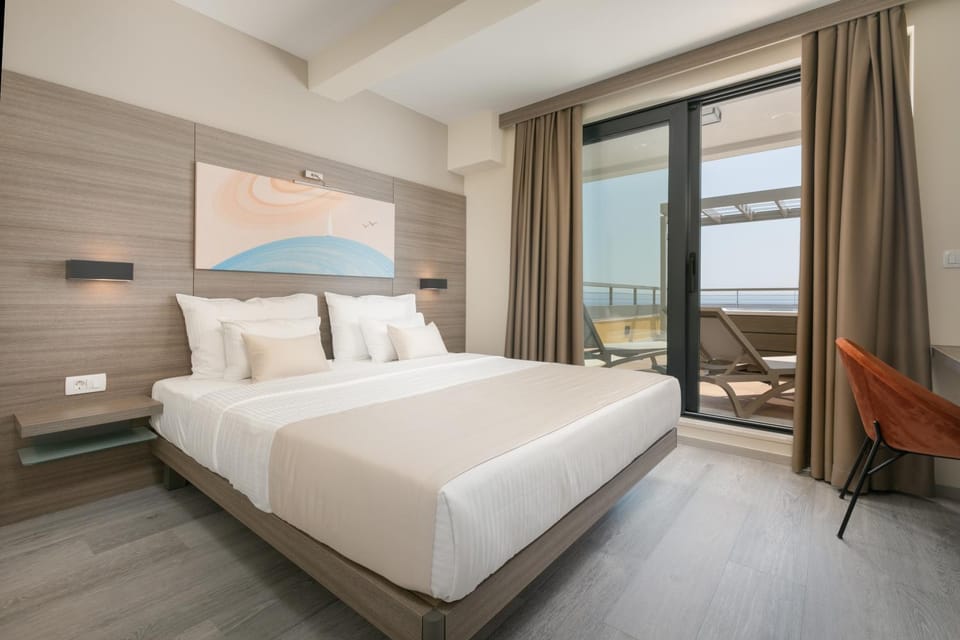 Bed, Photo of the whole room, Bedroom, Sea view