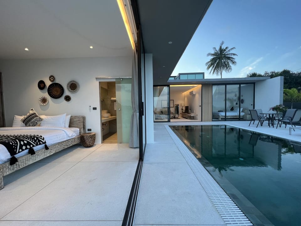 Bedroom, Swimming pool