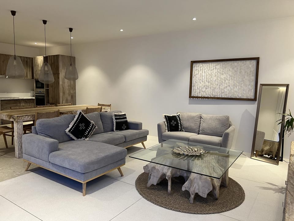 Kitchen or kitchenette, Living room, Seating area