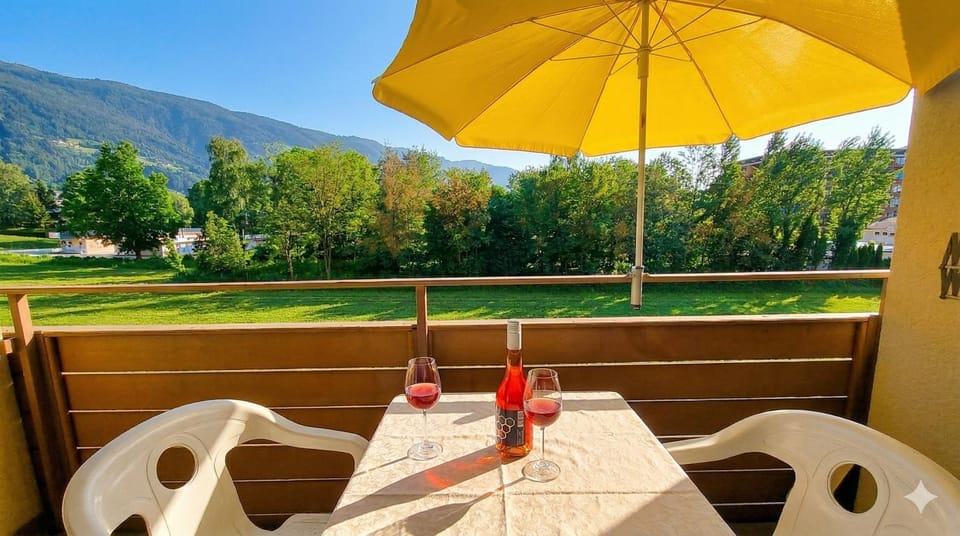 View (from property/room), Balcony/Terrace, Mountain view