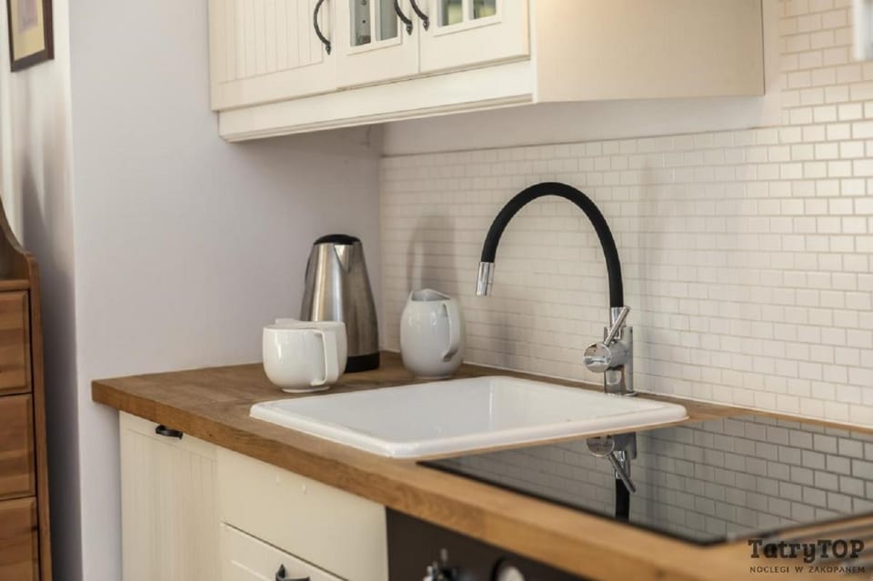 Coffee/tea facilities, Kitchen or kitchenette