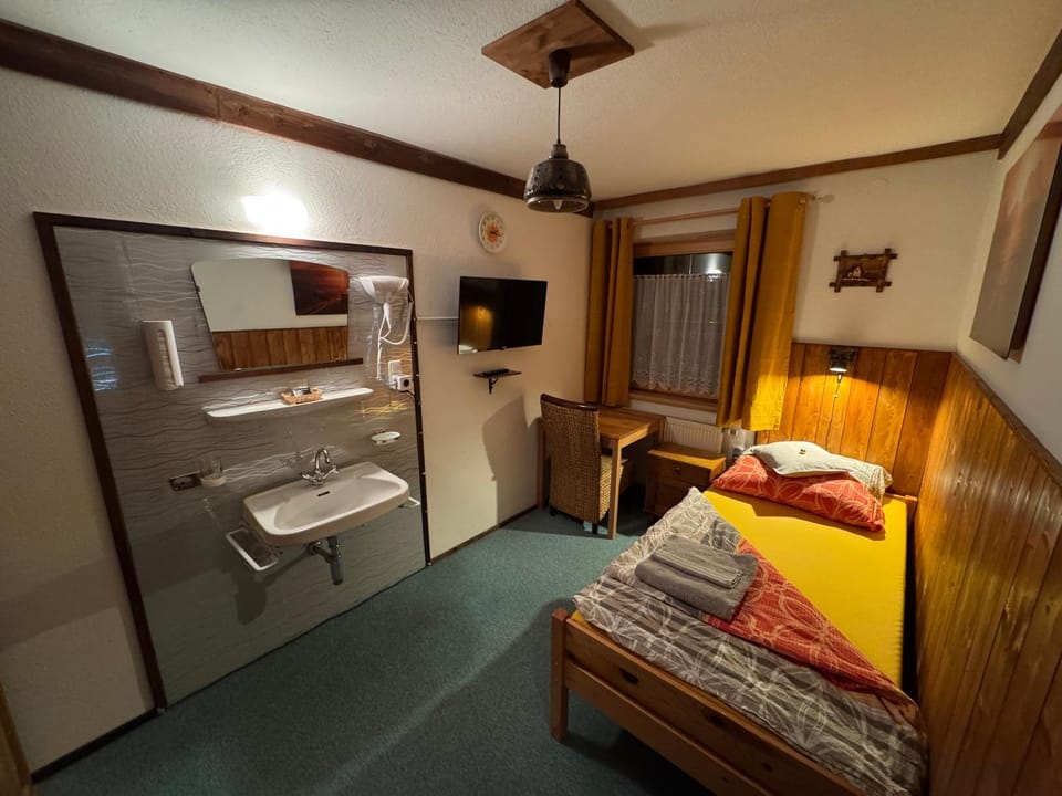 TV and multimedia, Bedroom