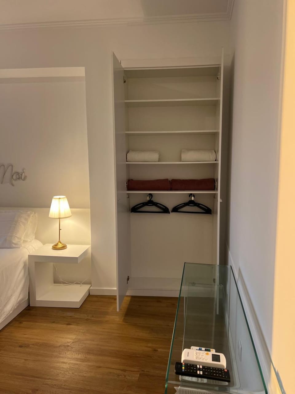 Bed, Bedroom, towels, wardrobe