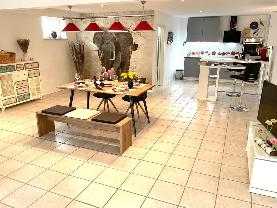 Living room, Seating area, Dining area