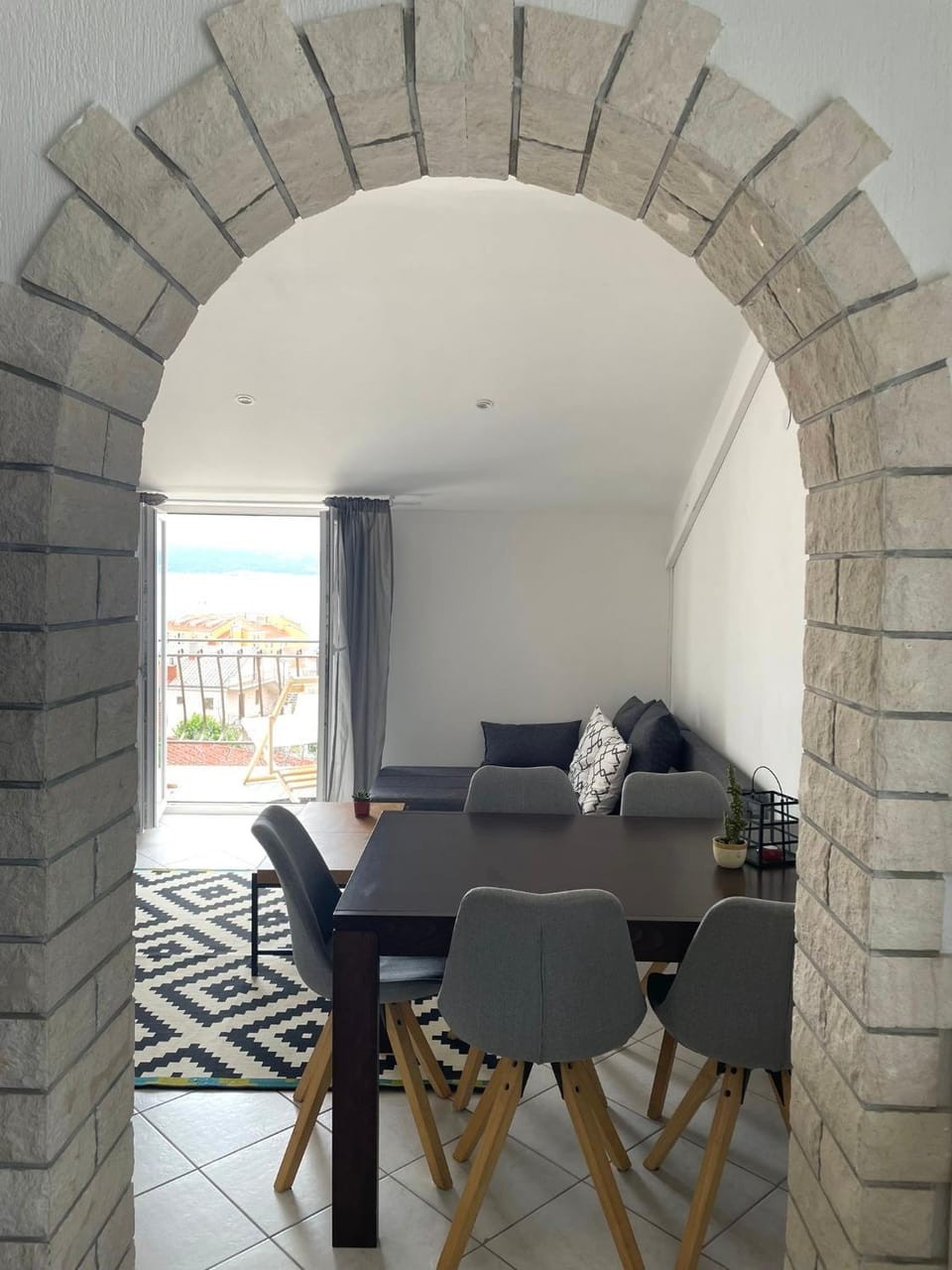 Seating area, Dining area