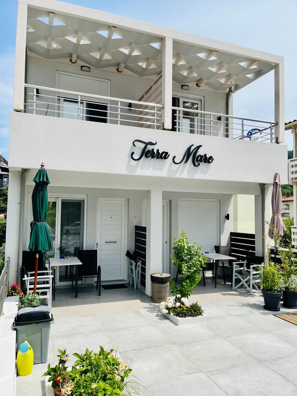 Property building, Balcony/Terrace
