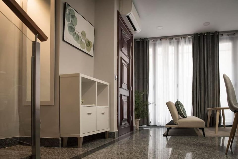 Apartamento en Centro Histórico con patio Romano Apartment in San Lorenzo de El Escorial
