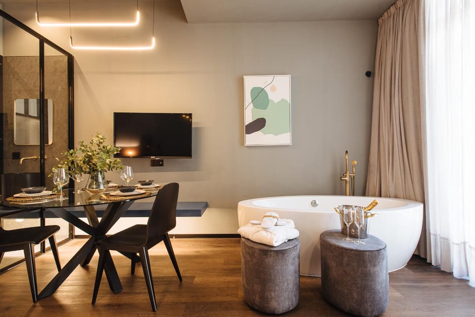 Living room, Bath